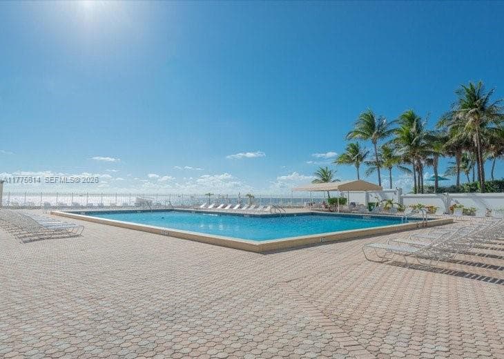 3505 S Ocean Dr 1421 photo 17