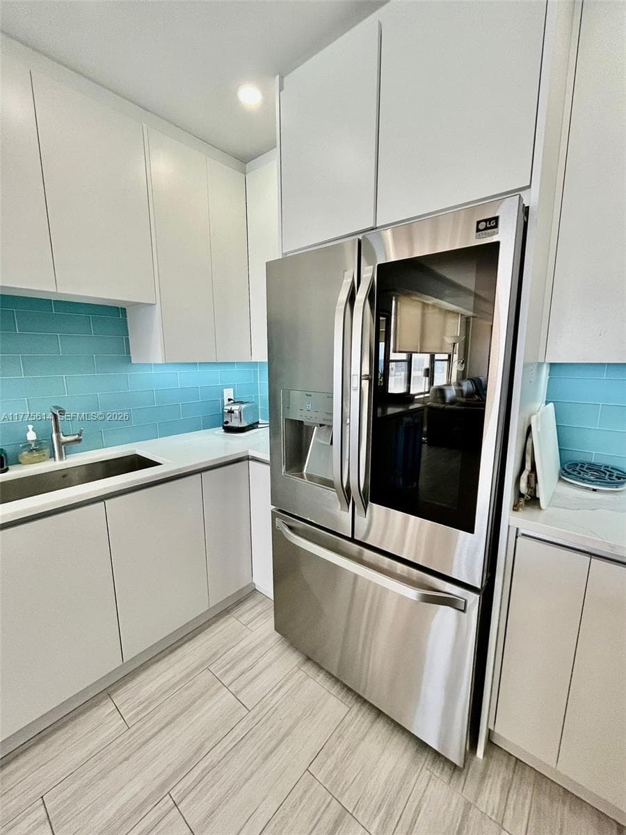 3505 S Ocean Dr 1421 photo 7