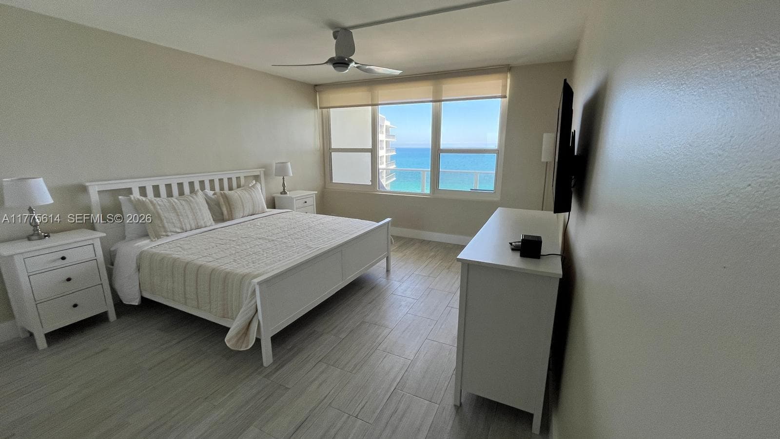 3505 S Ocean Dr 1421 photo 9