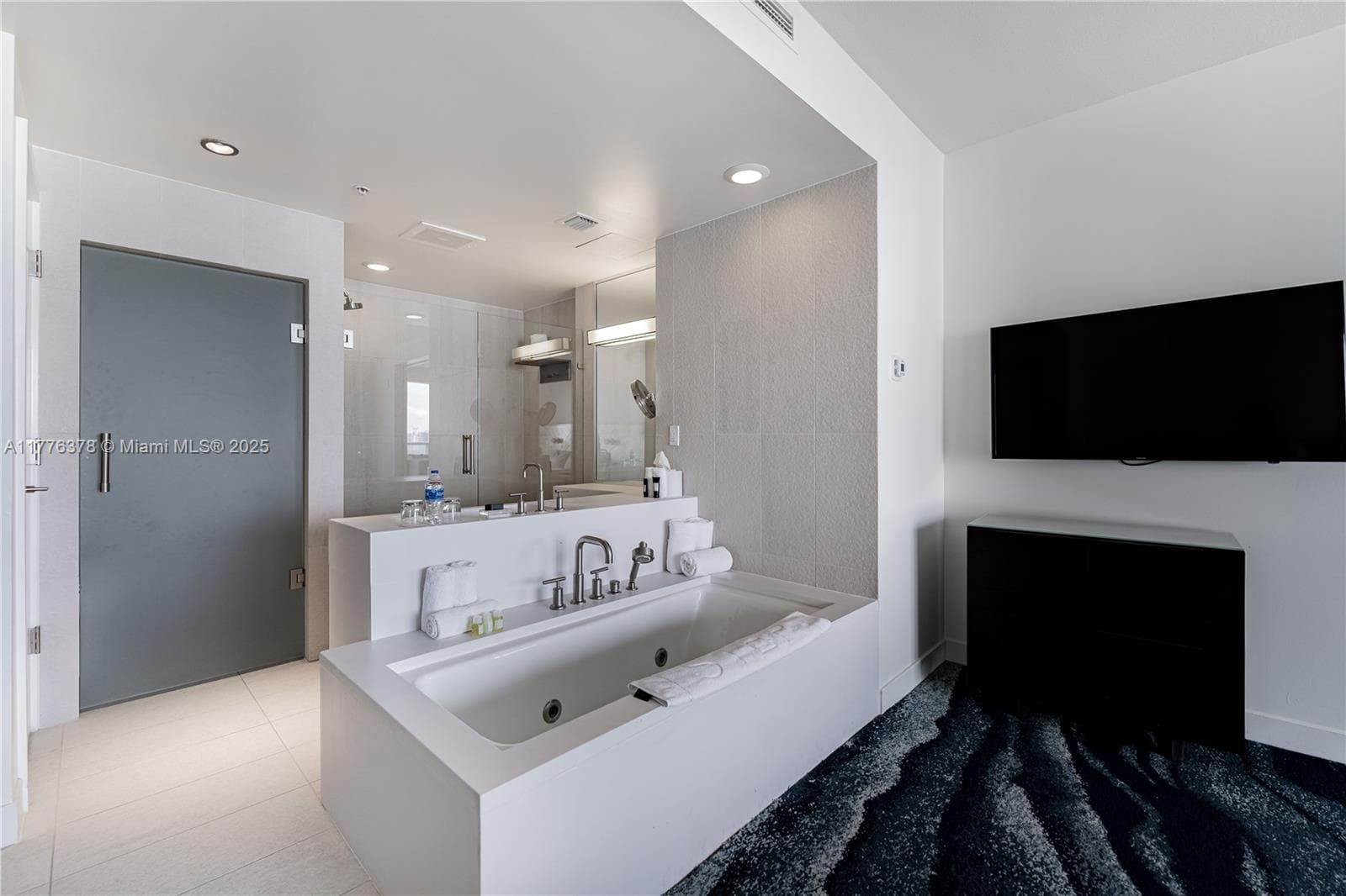 3101 Bayshore Dr 1504 photo 23