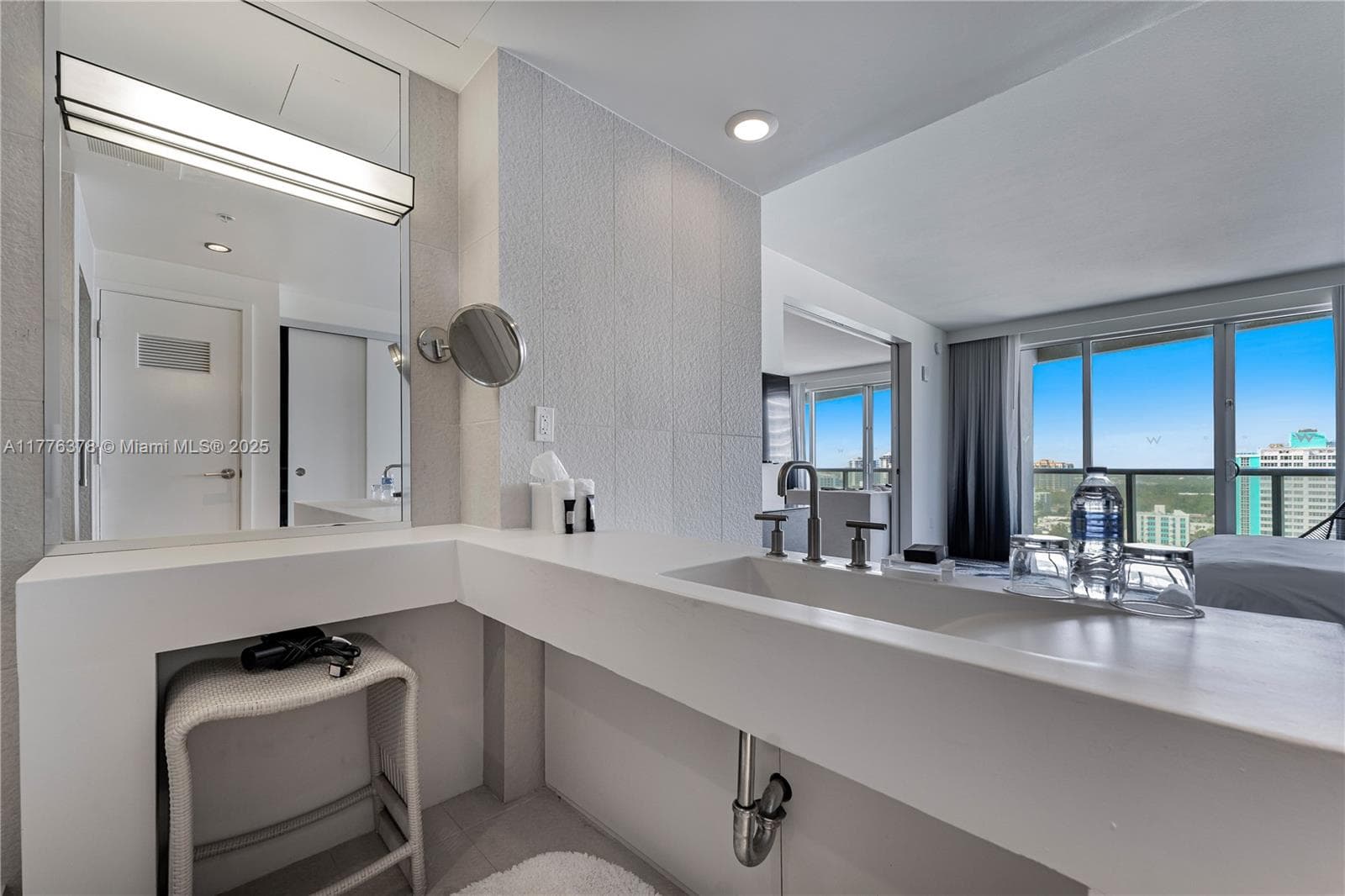3101 Bayshore Dr 1504 photo 10