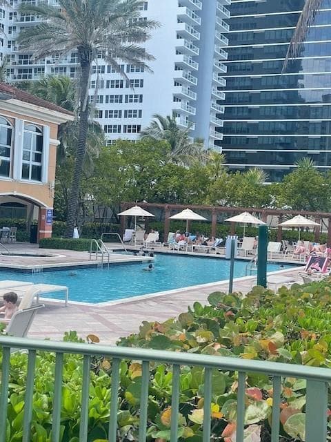2080 S Ocean Drive 505 photo 23