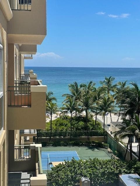 2080 S Ocean Drive 505 photo 1