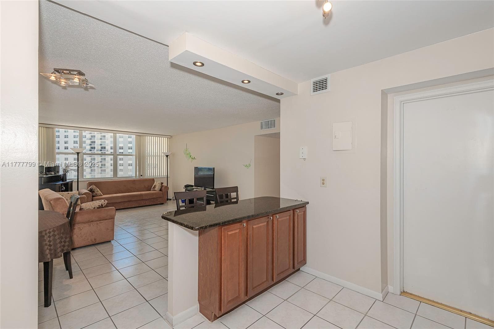 1817 S Ocean Dr 628 photo 16