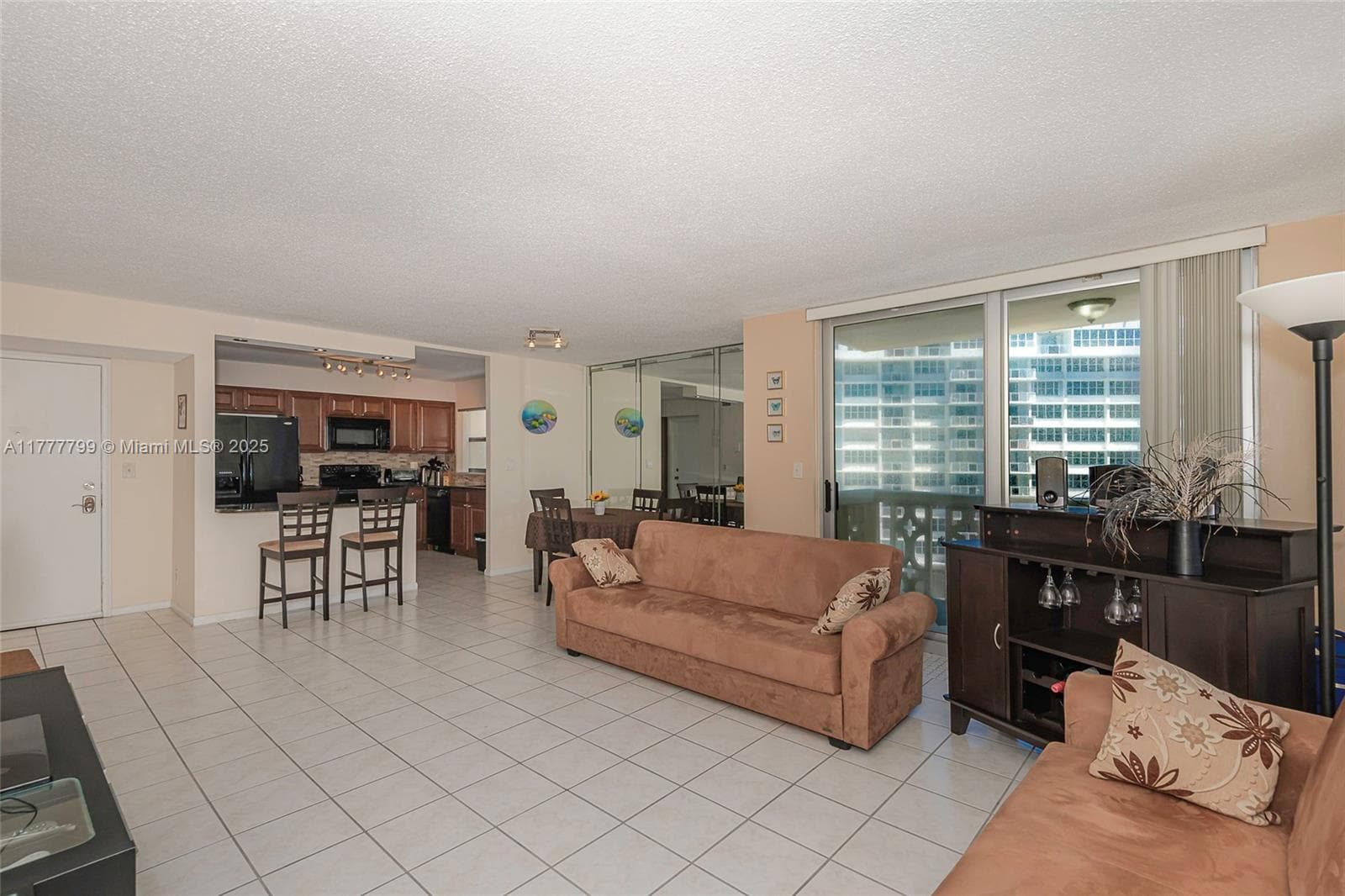 1817 S Ocean Dr 628 photo 7