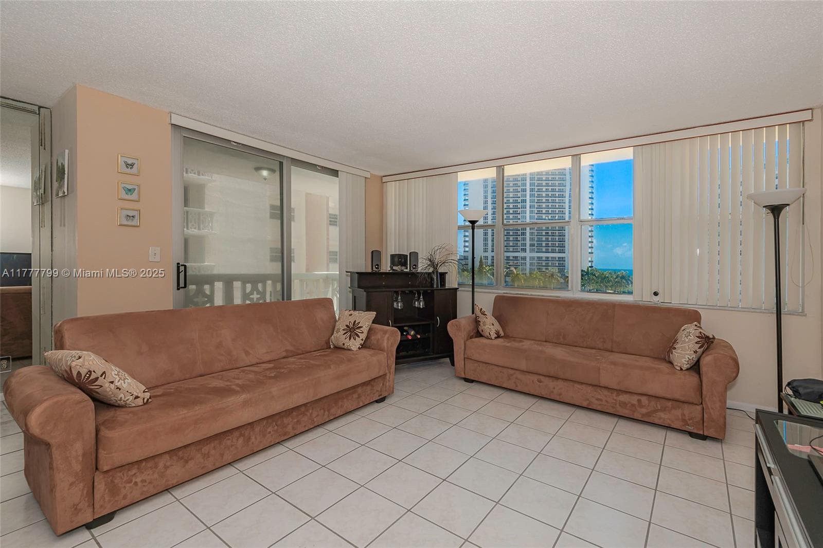 1817 S Ocean Dr 628 photo 5
