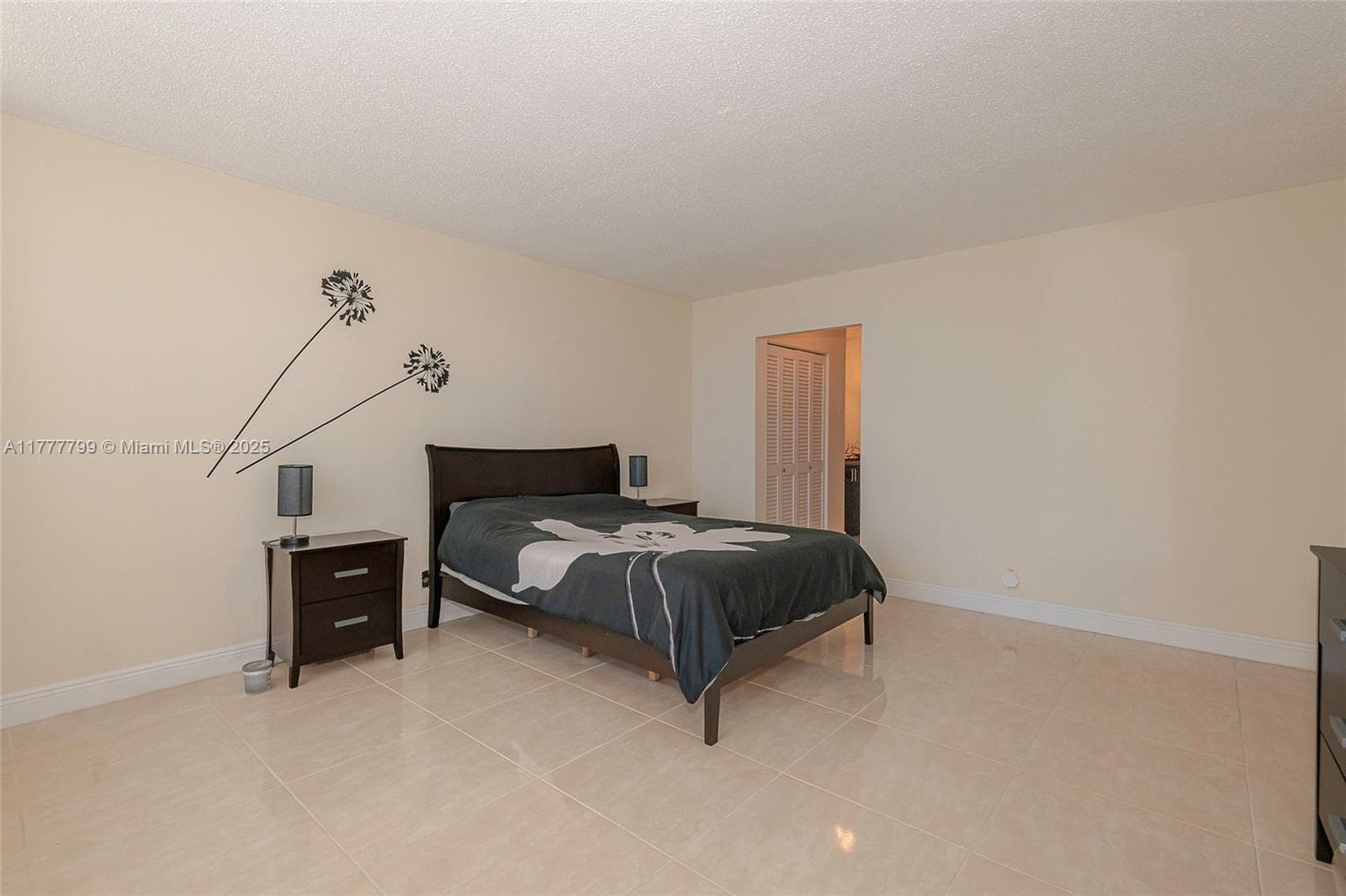 1817 S Ocean Dr 628 photo 20