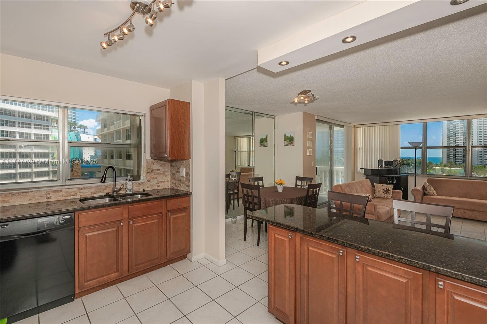1817 S Ocean Dr 628 photo 15