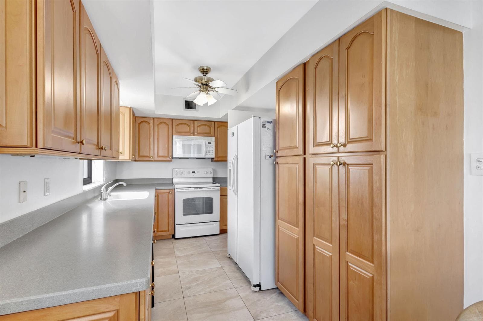 5380 N Ocean Drive 15 A photo 22