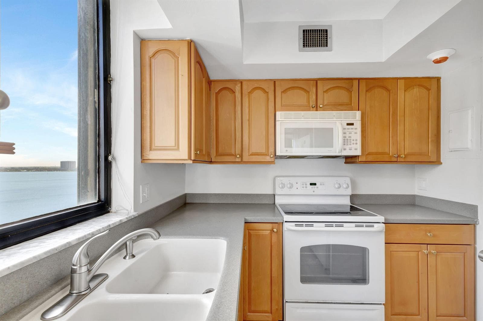 5380 N Ocean Drive 15 A photo 24