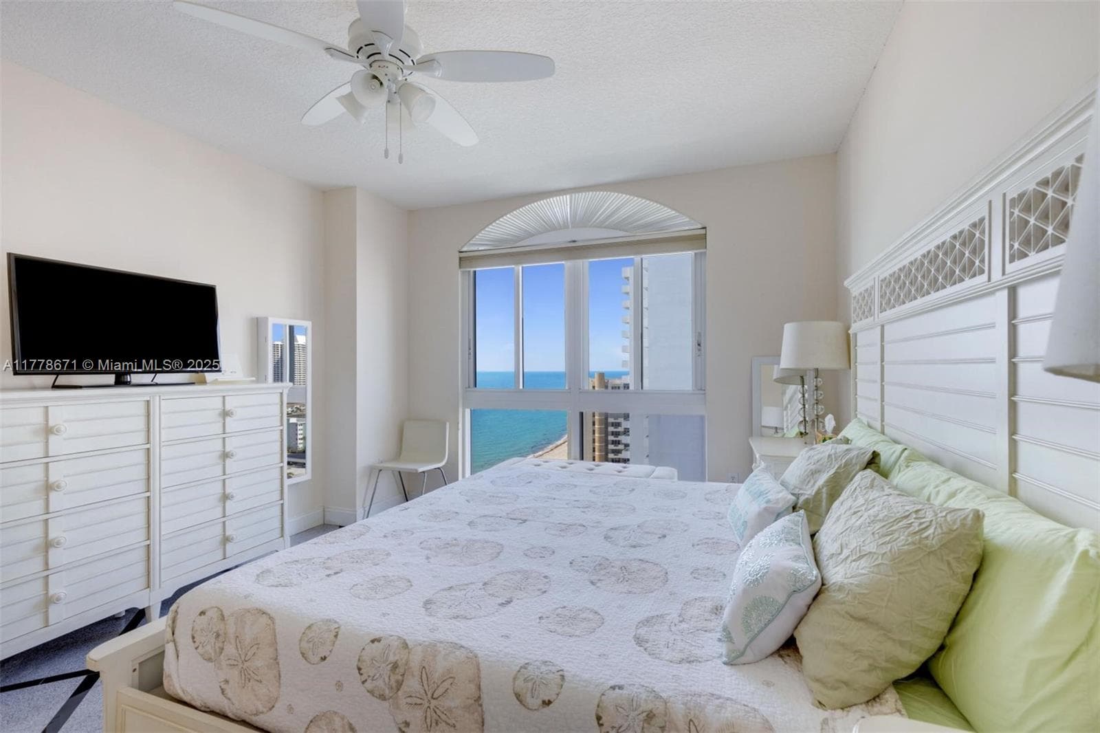 2080 S Ocean Dr PH9 photo 16