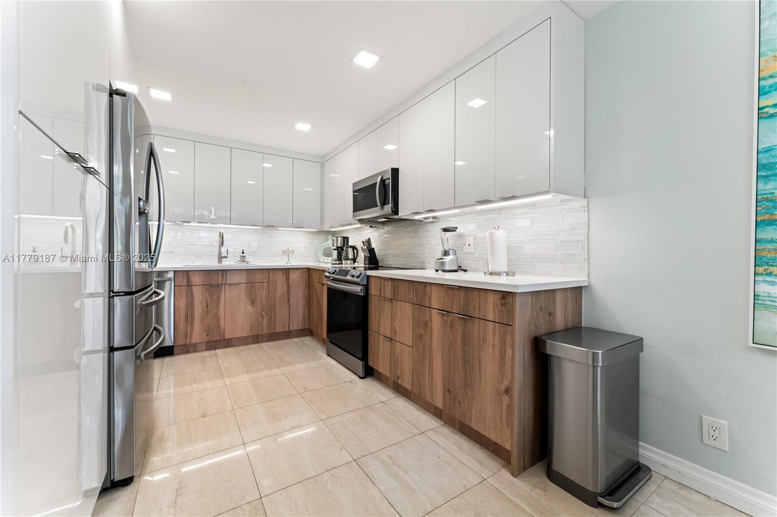 19133 Fisher Island Dr 19133 photo 17