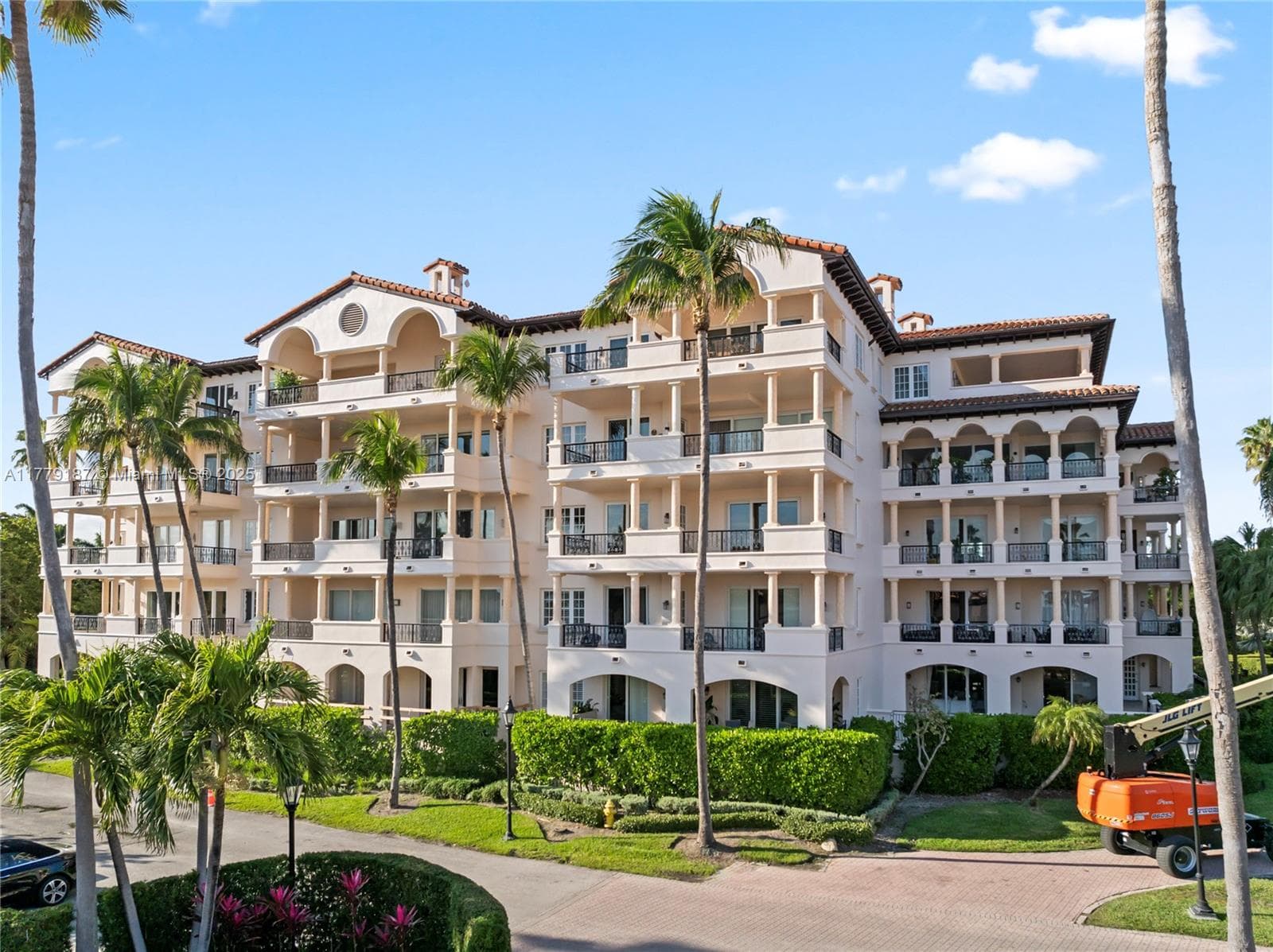 19133 Fisher Island Dr 19133 photo 7