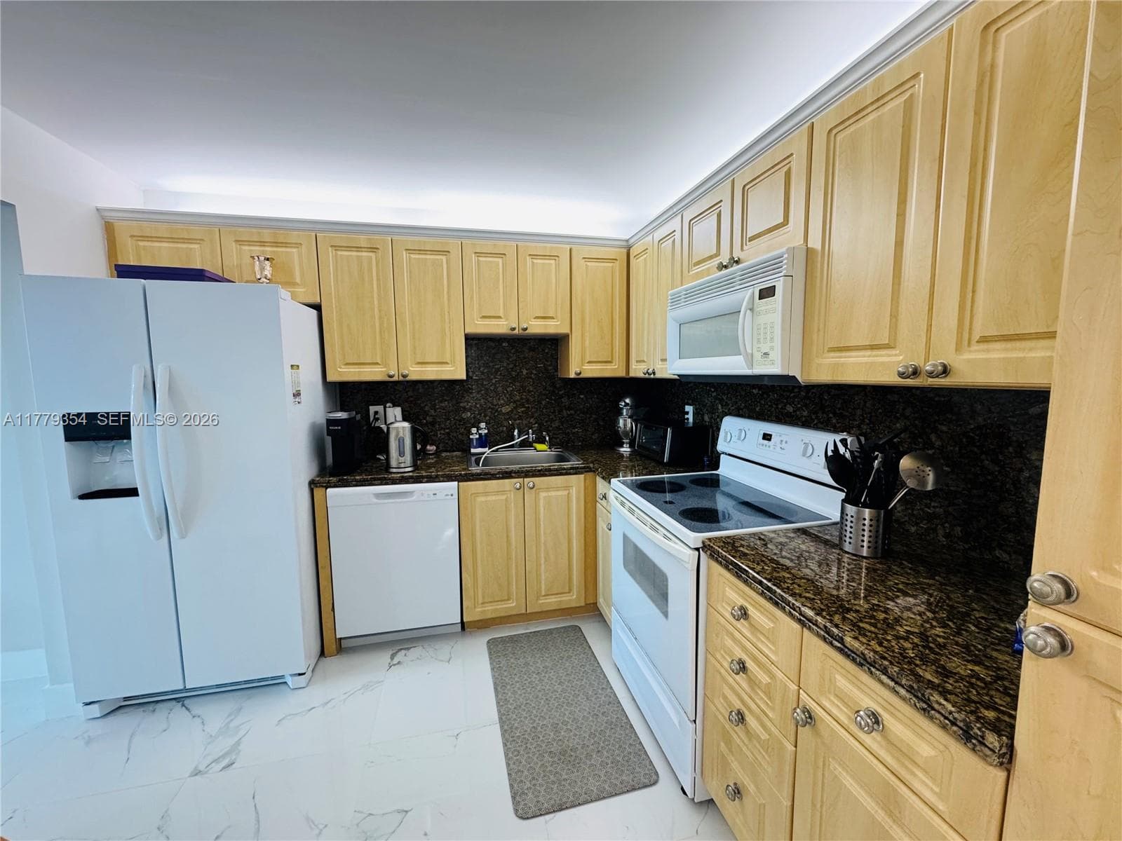 18071 Biscayne Blvd 1503 photo 13
