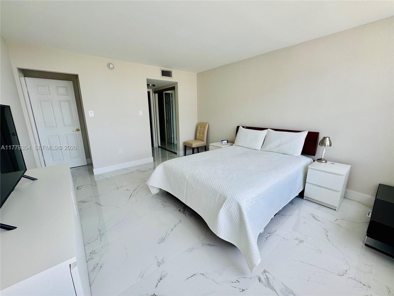 18071 Biscayne Blvd 1503 photo 17