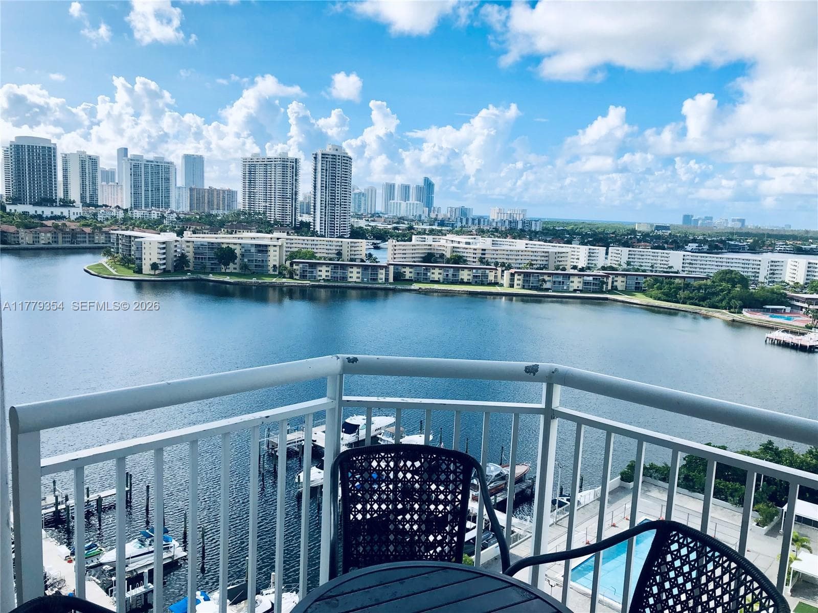 18071 Biscayne Blvd 1503 photo 1