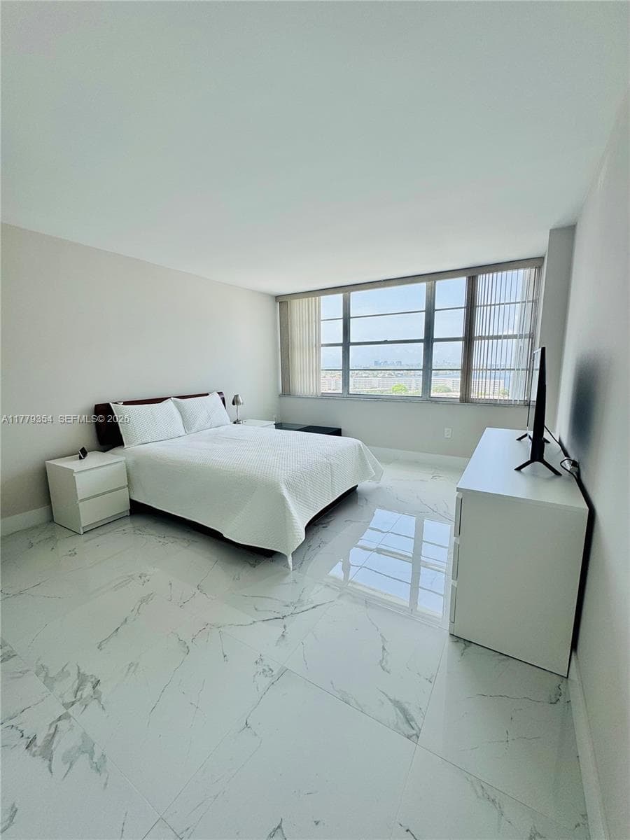 18071 Biscayne Blvd 1503 photo 19