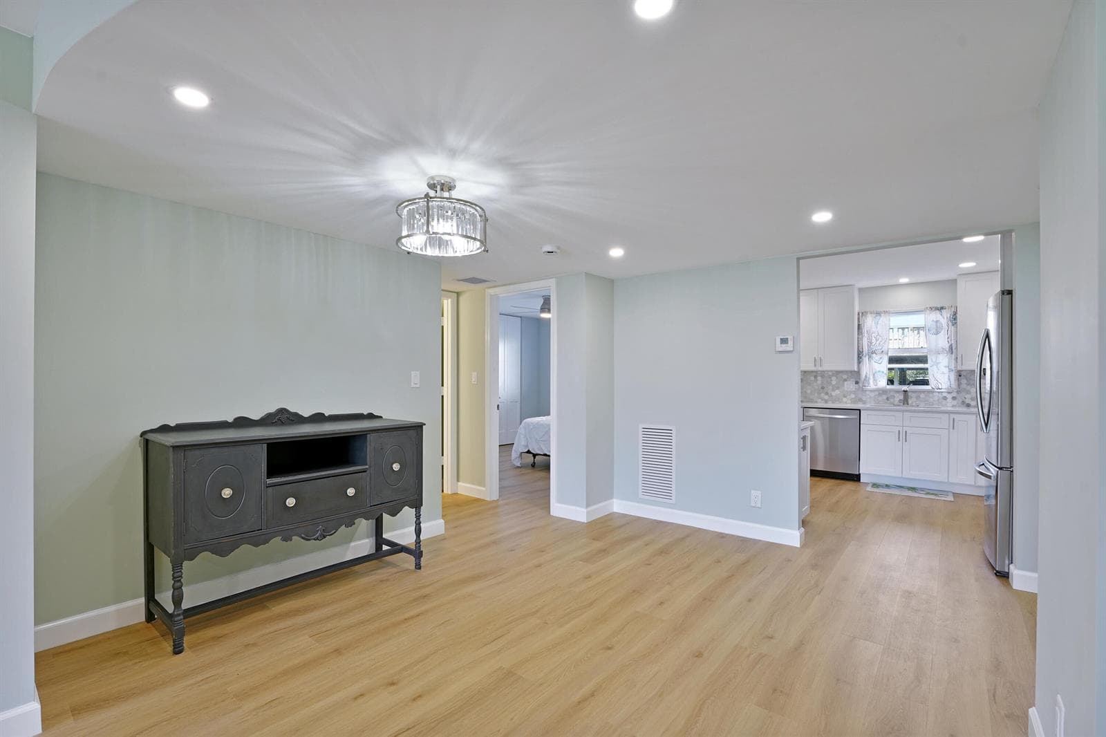 801 Lake Shore Drive 112 photo 6