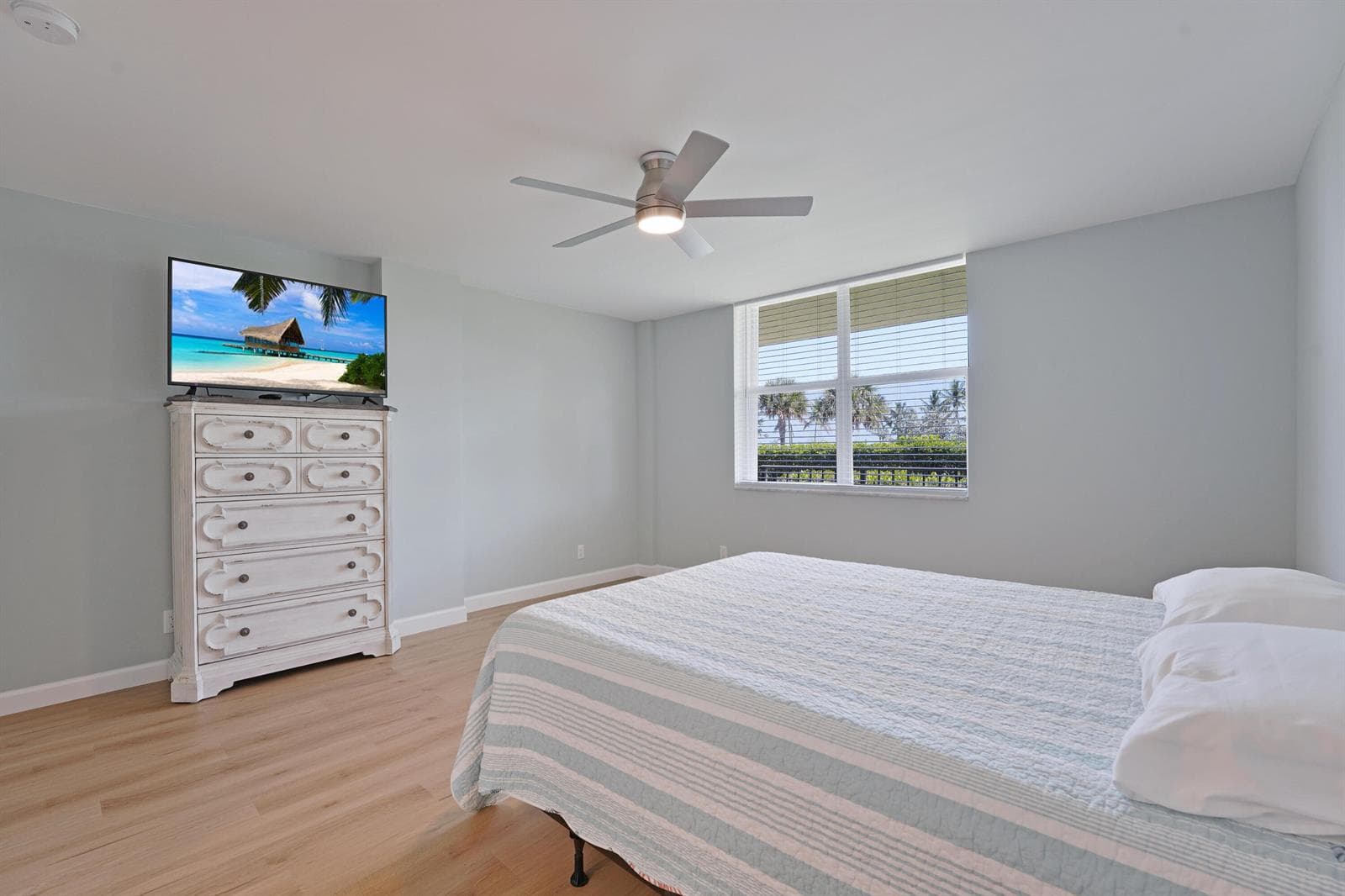 801 Lake Shore Drive 112 photo 12