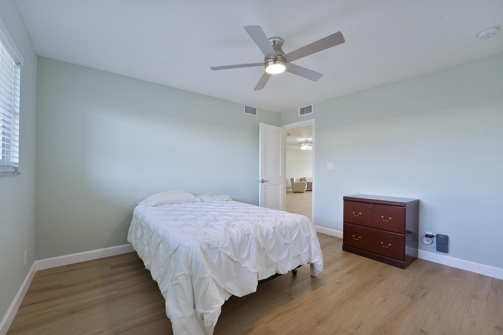 801 Lake Shore Drive 112 photo 20
