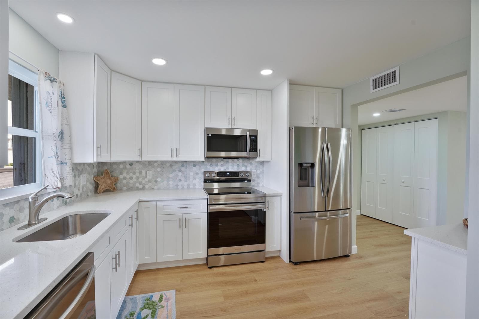 801 Lake Shore Drive 112 photo 9