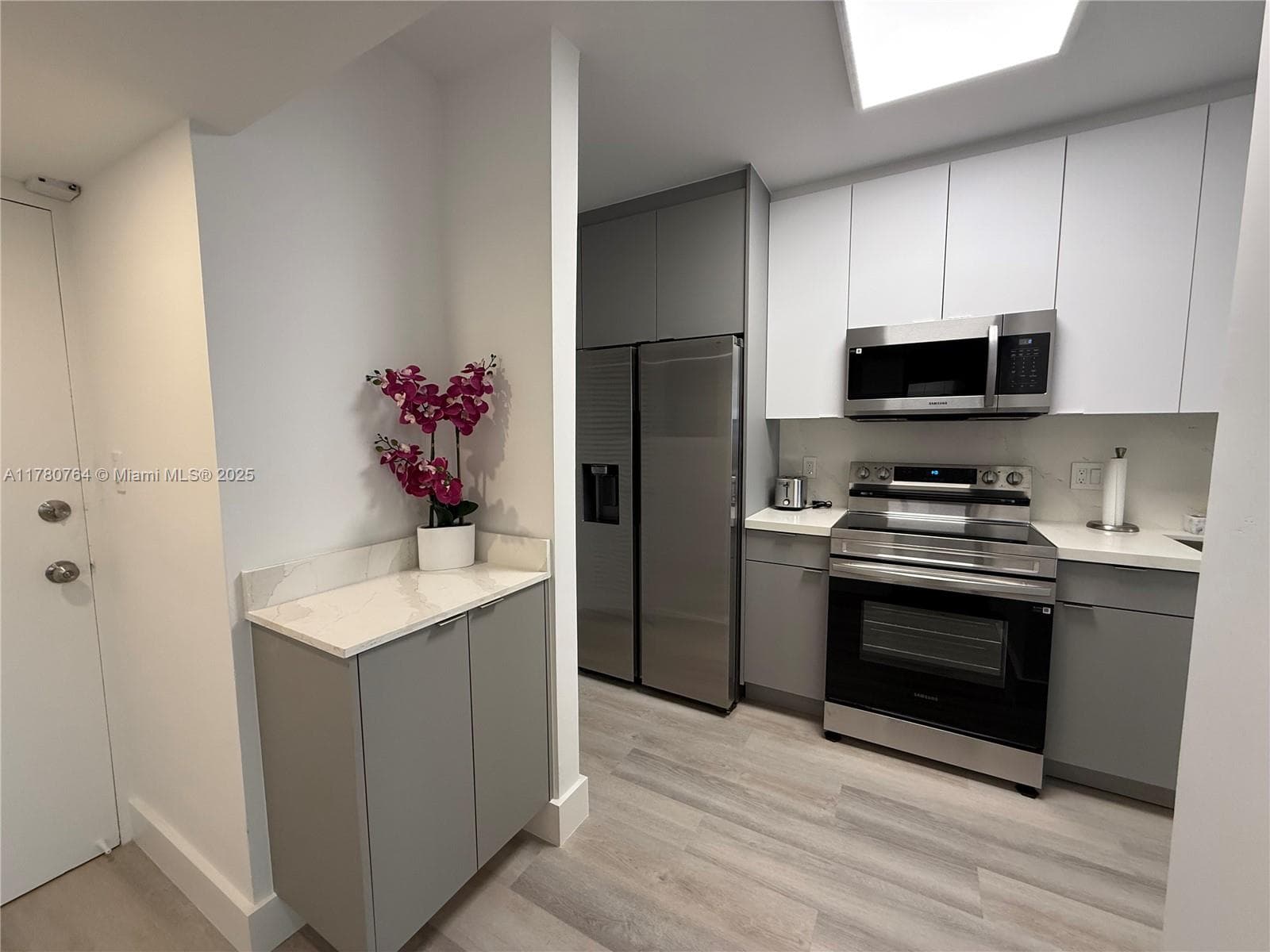 100 Lincoln Rd 1218 photo 6