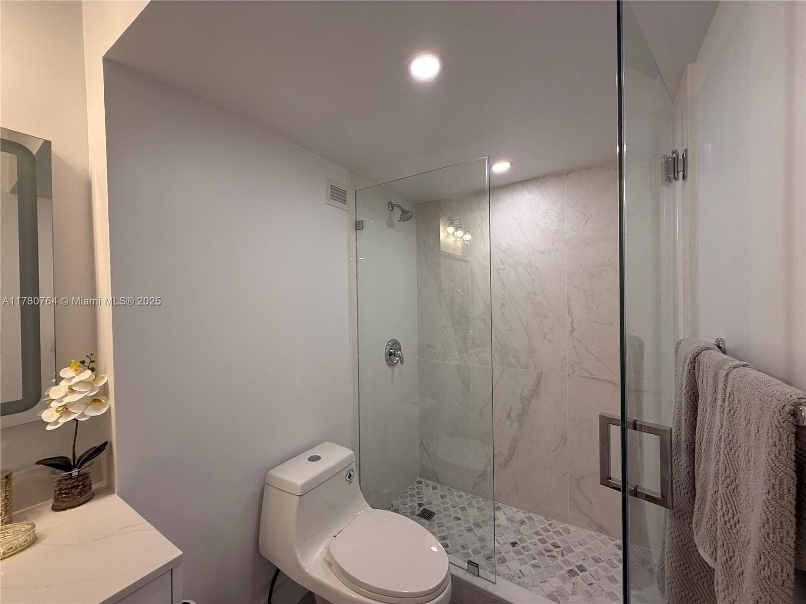 100 Lincoln Rd 1218 photo 8