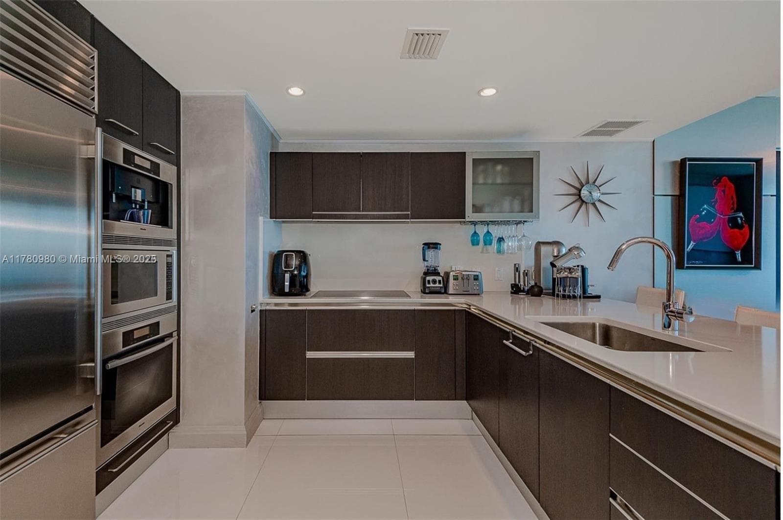 17001 Collins Ave 1507 photo 3