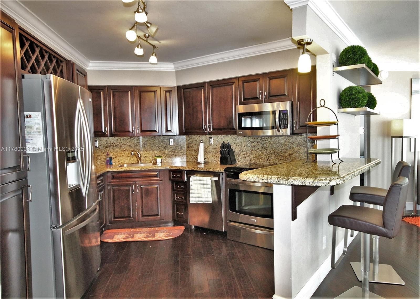 5151 COLLINS AV 924 photo 6