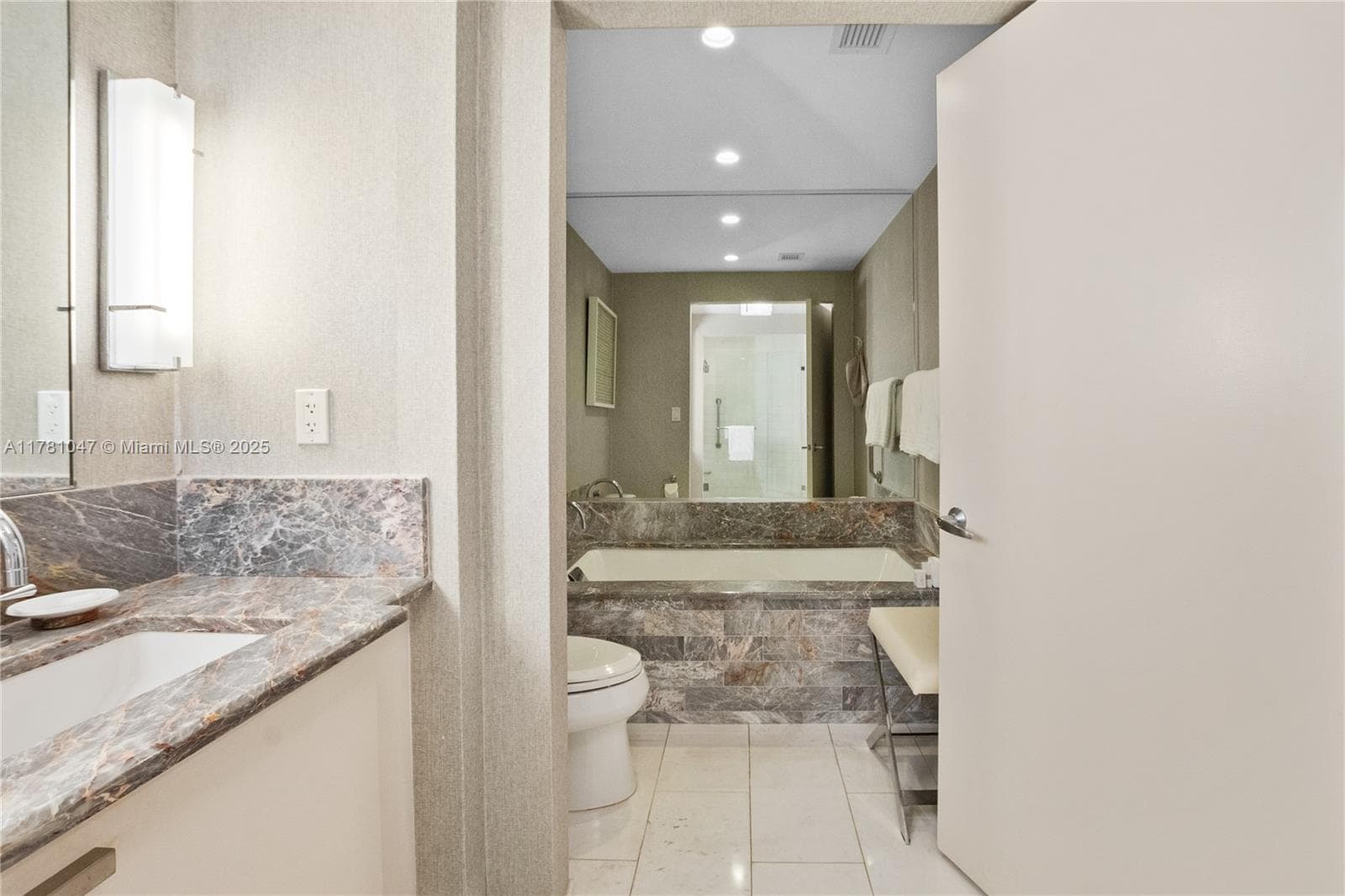551 N Fort Lauderdale Beach Blvd H1705 photo 18