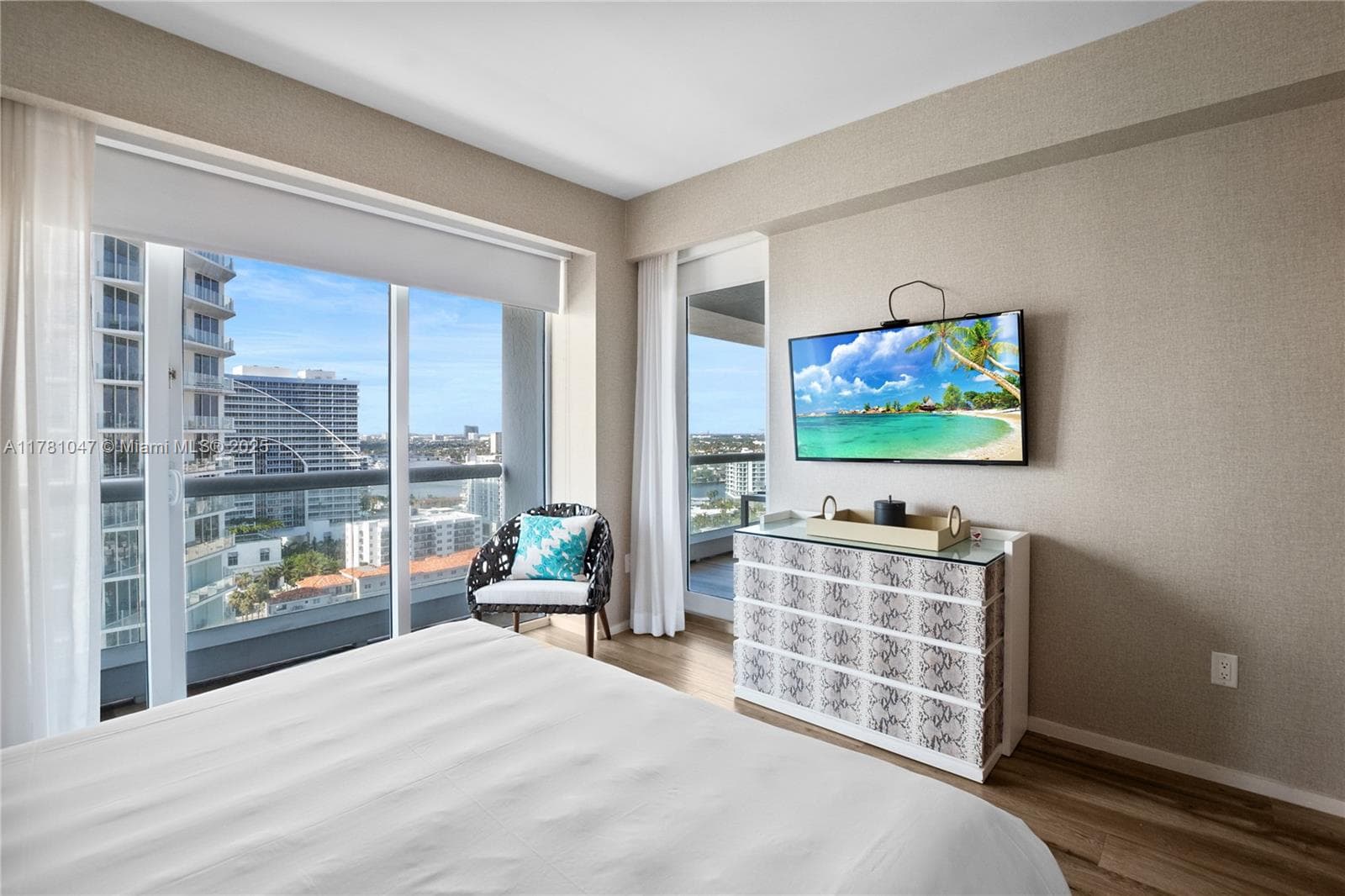 551 N Fort Lauderdale Beach Blvd H1705 photo 11