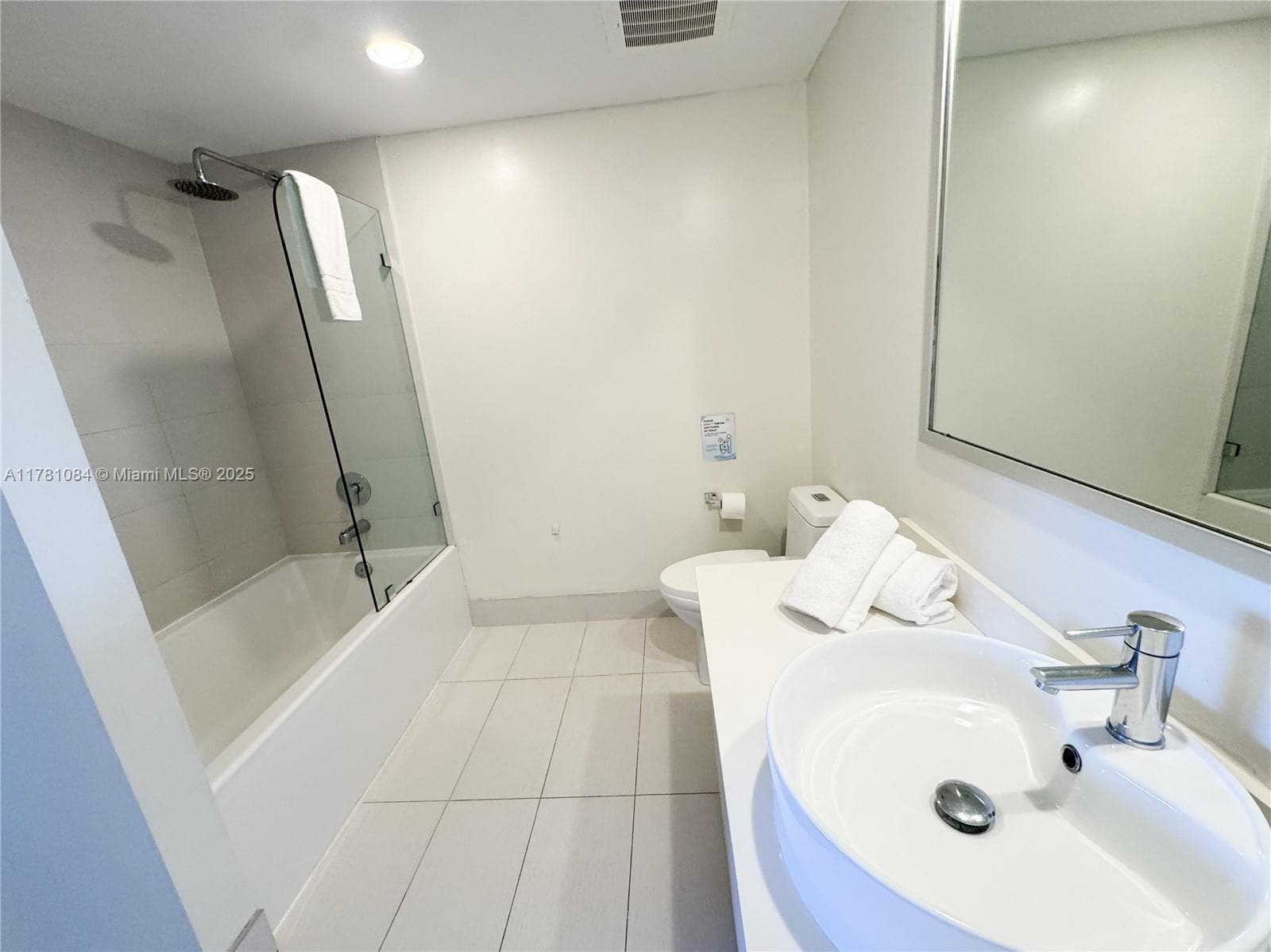 2600 E Hallandale Beach Blvd T3208 photo 11