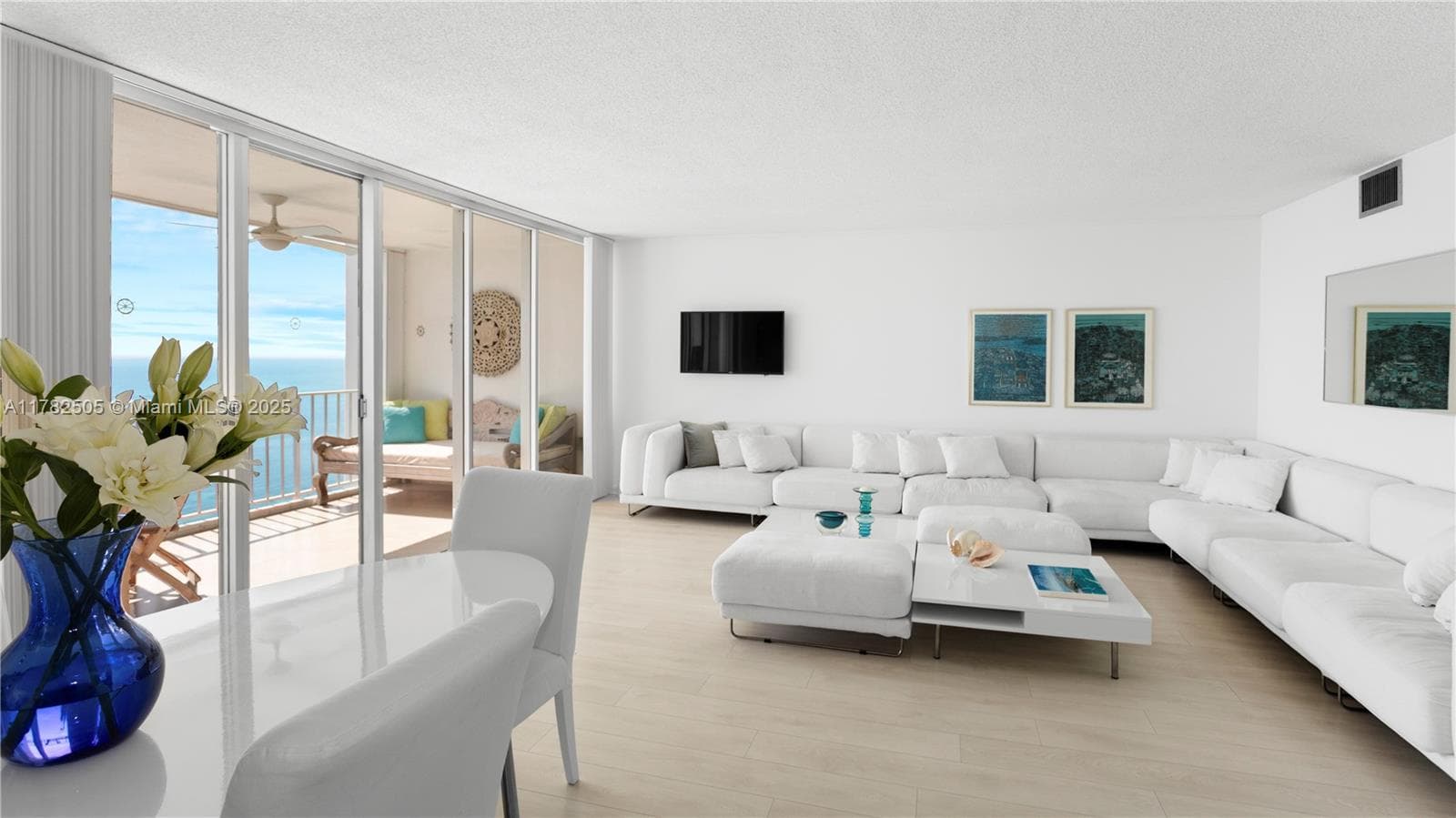 881 Ocean Dr 24C photo 3