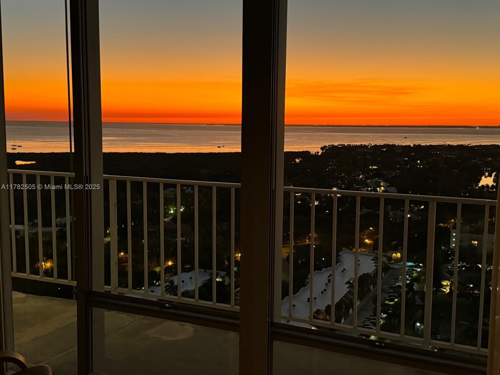 881 Ocean Dr 24C photo 20