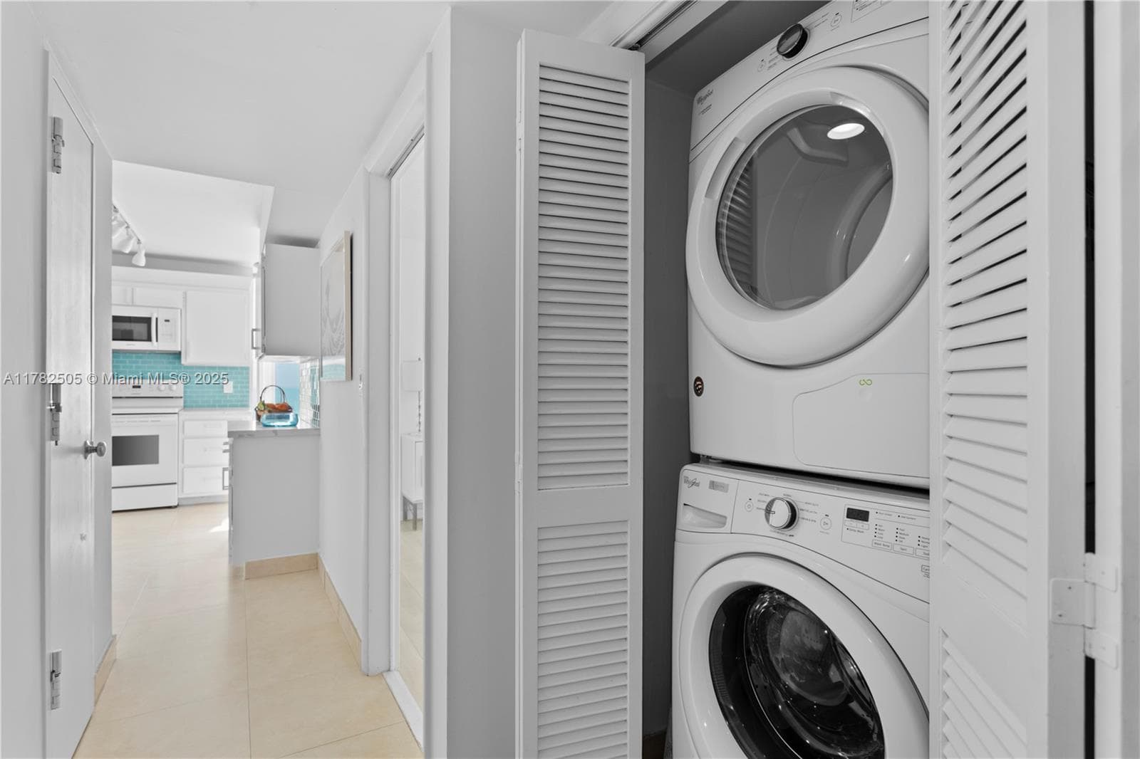 881 Ocean Dr 24C photo 8