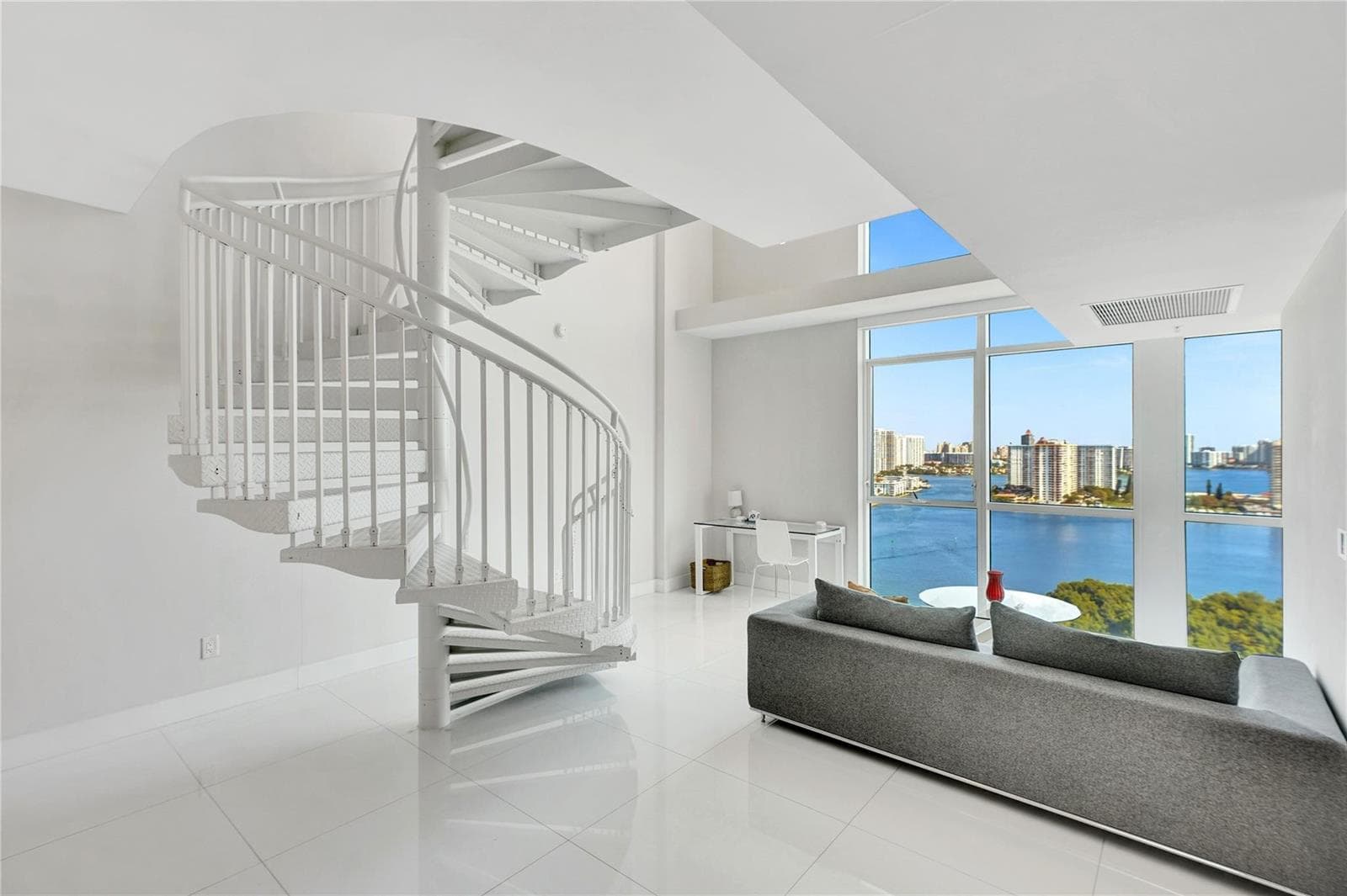 400 Sunny Isles Boulevard 2005 photo 24