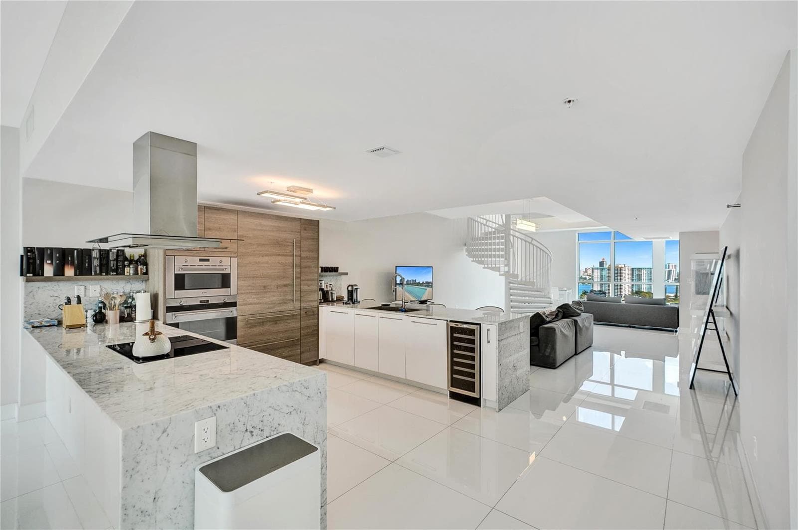 400 Sunny Isles Boulevard 2005 photo 21