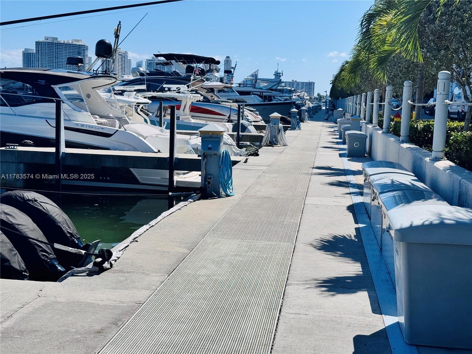 17211 Biscayne Blvd, Boat Slip 15 photo 3