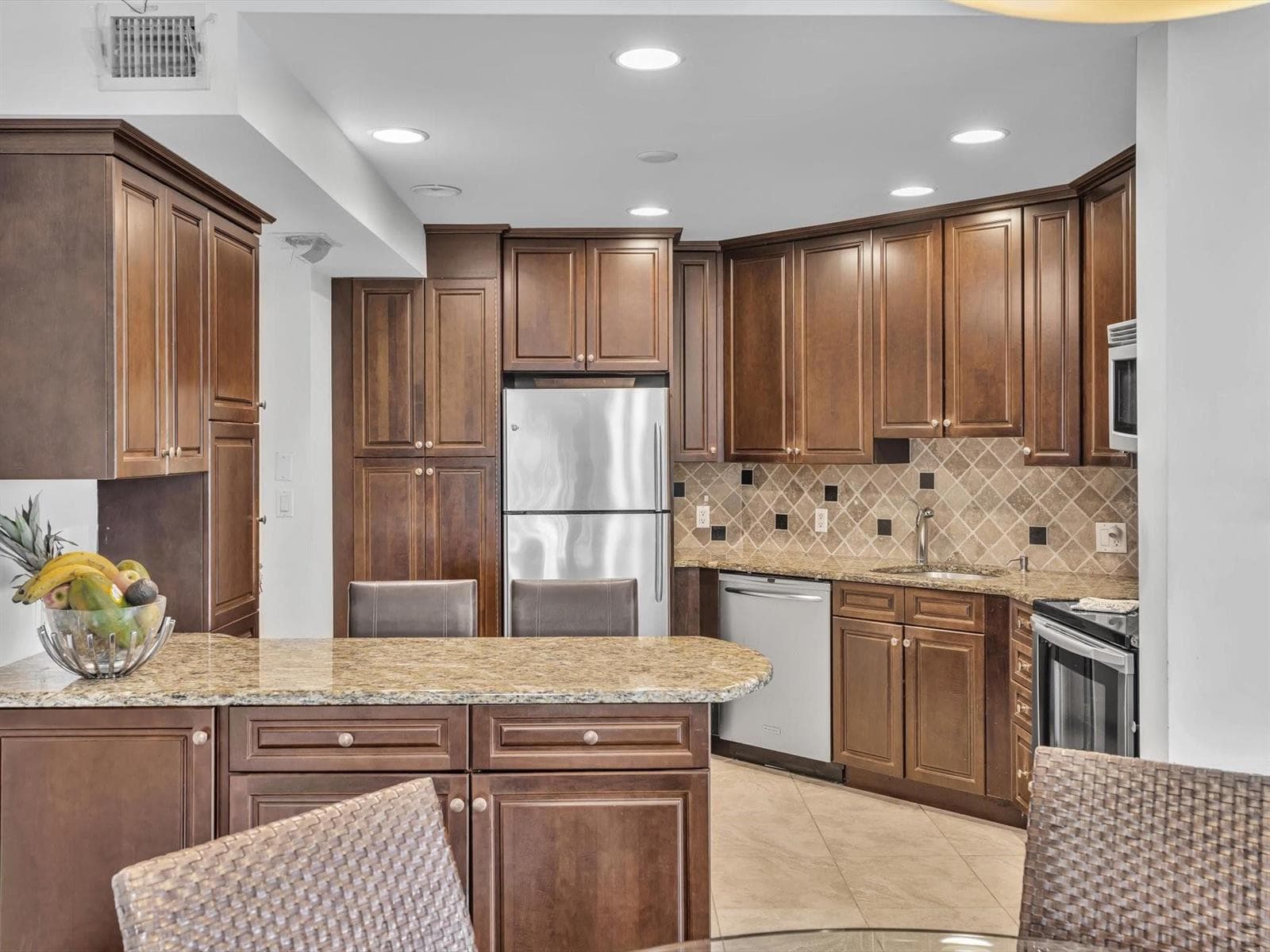701 E Camino Real 4e photo 18