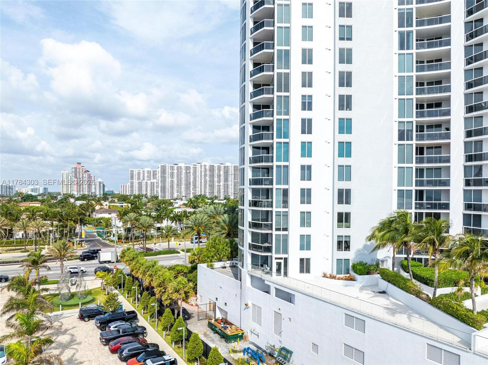 18911 Collins Ave 405 photo 3