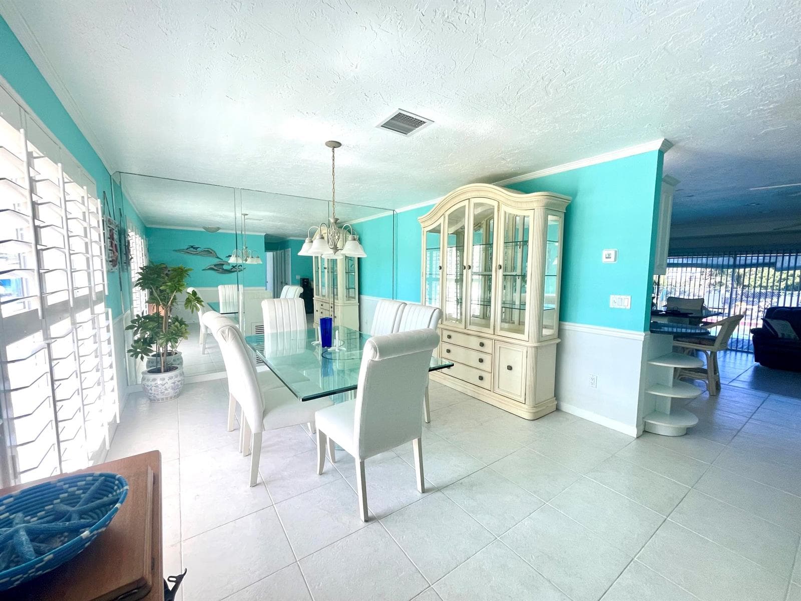 880 SE Degan Drive photo 5