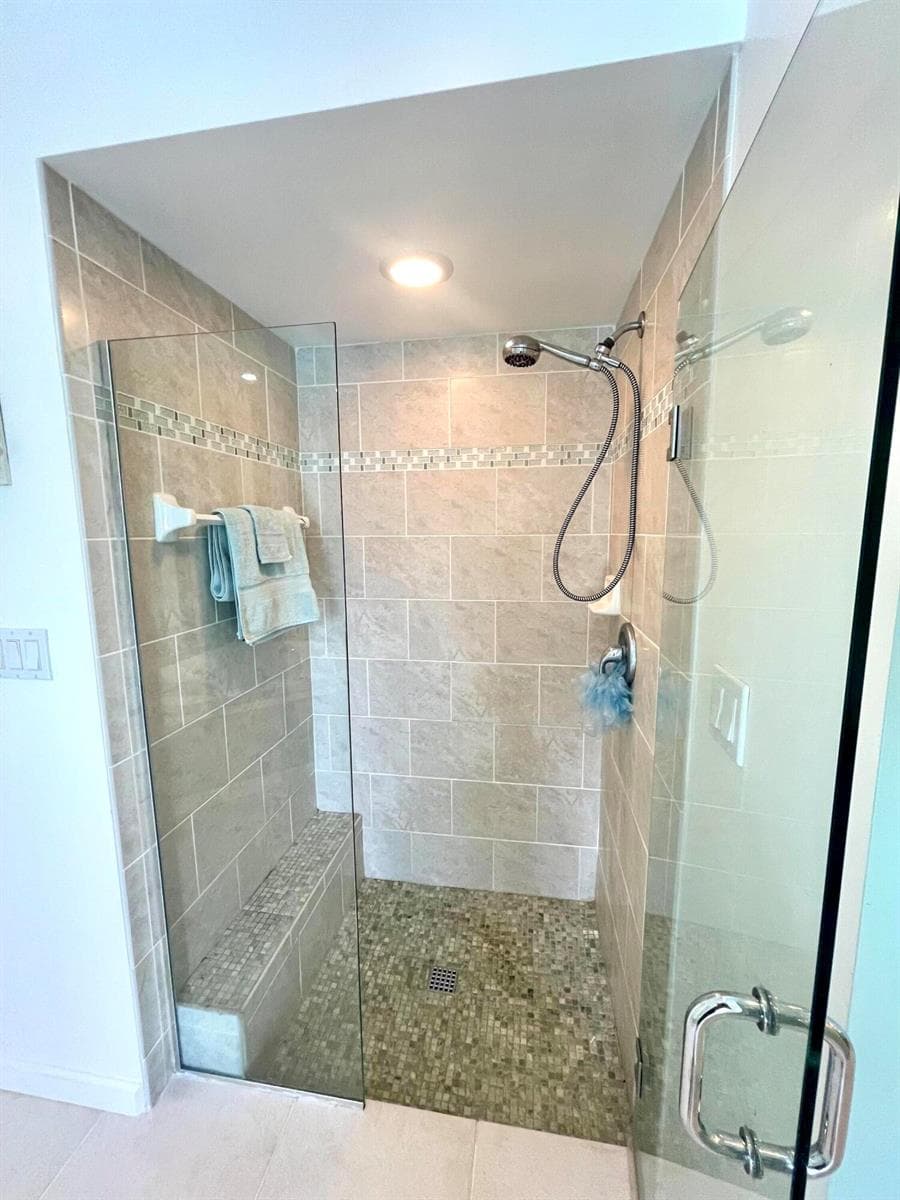 880 SE Degan Drive photo 15
