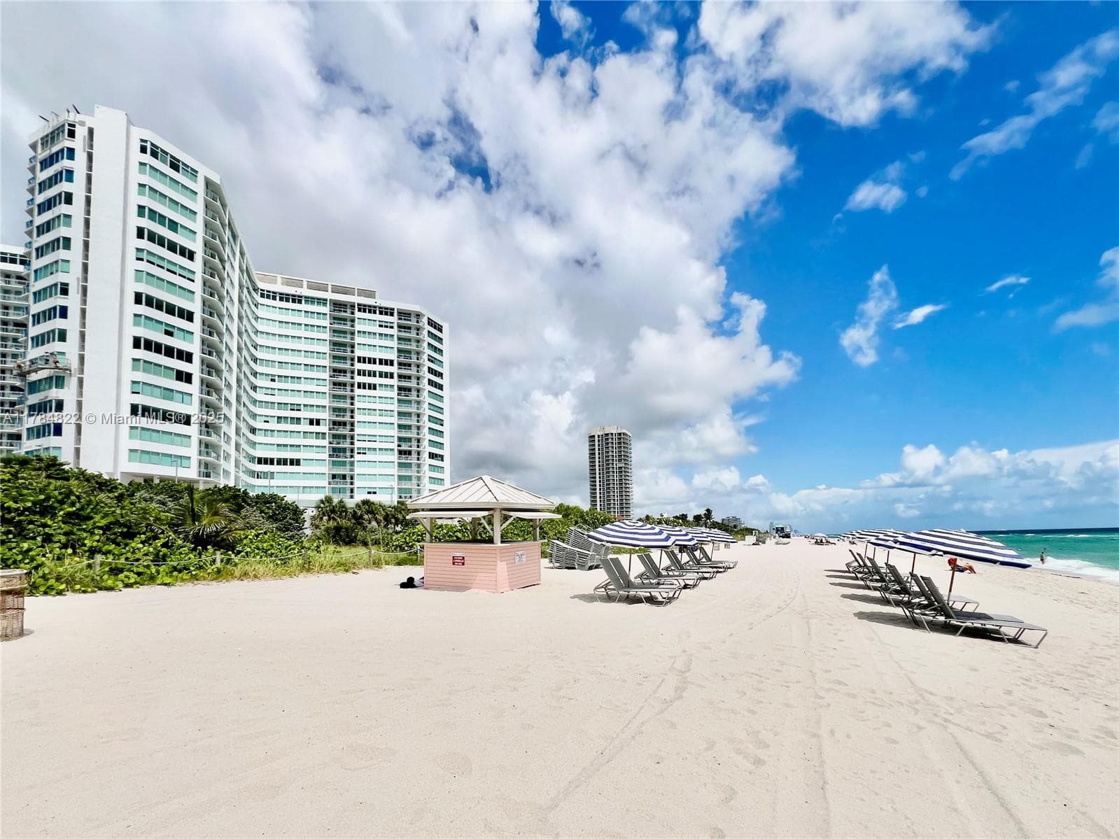 7135 Collins Ave 621 photo 2