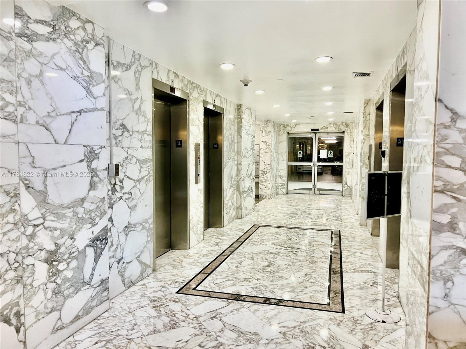 7135 Collins Ave 621 photo 14