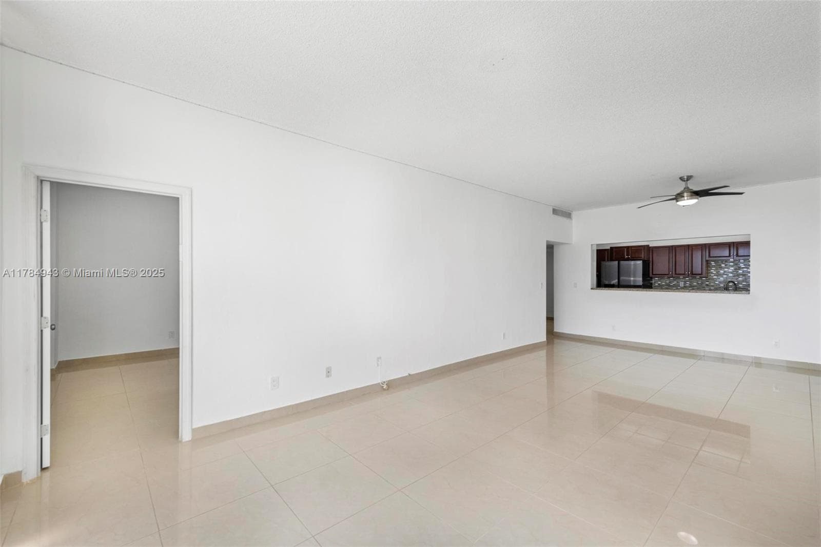19380 Collins Ave PH-6 photo 12