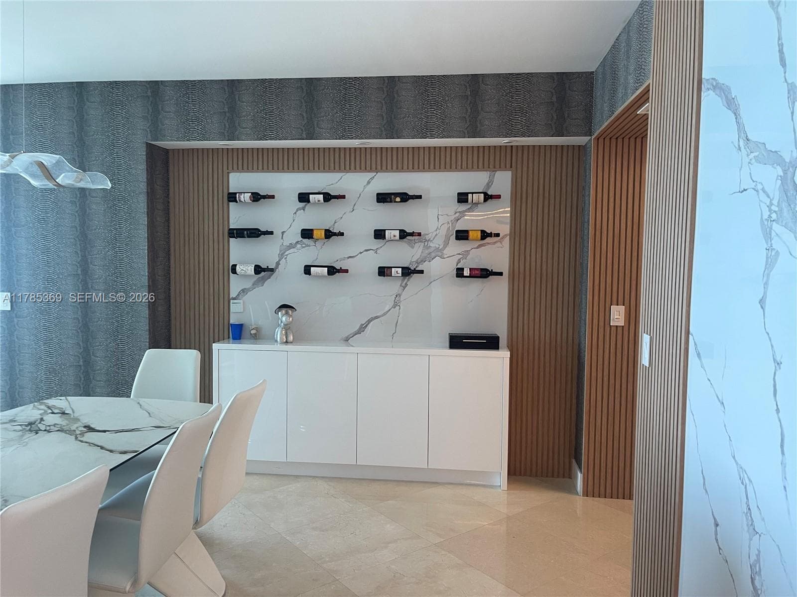 3101 Ocean Dr 1707 photo 4