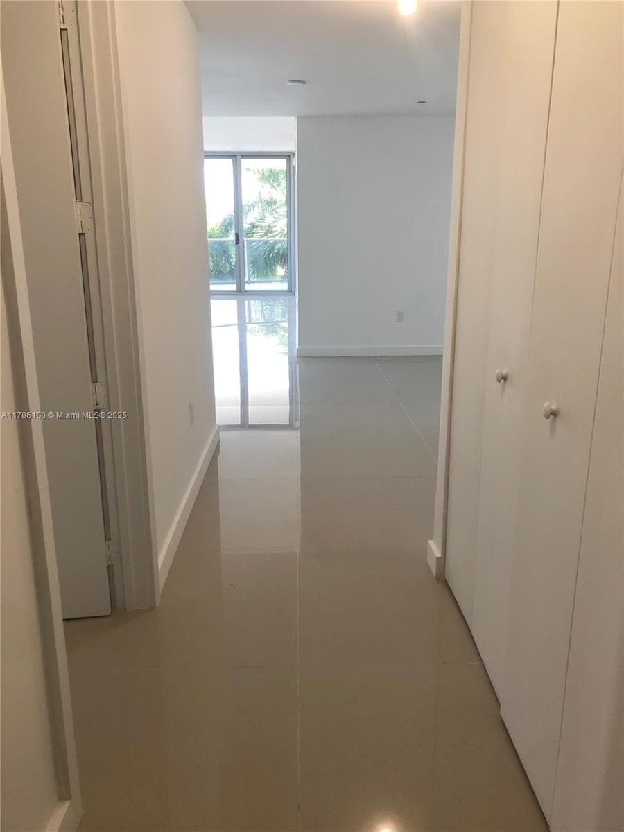 488 NE 18th St 215 photo 10
