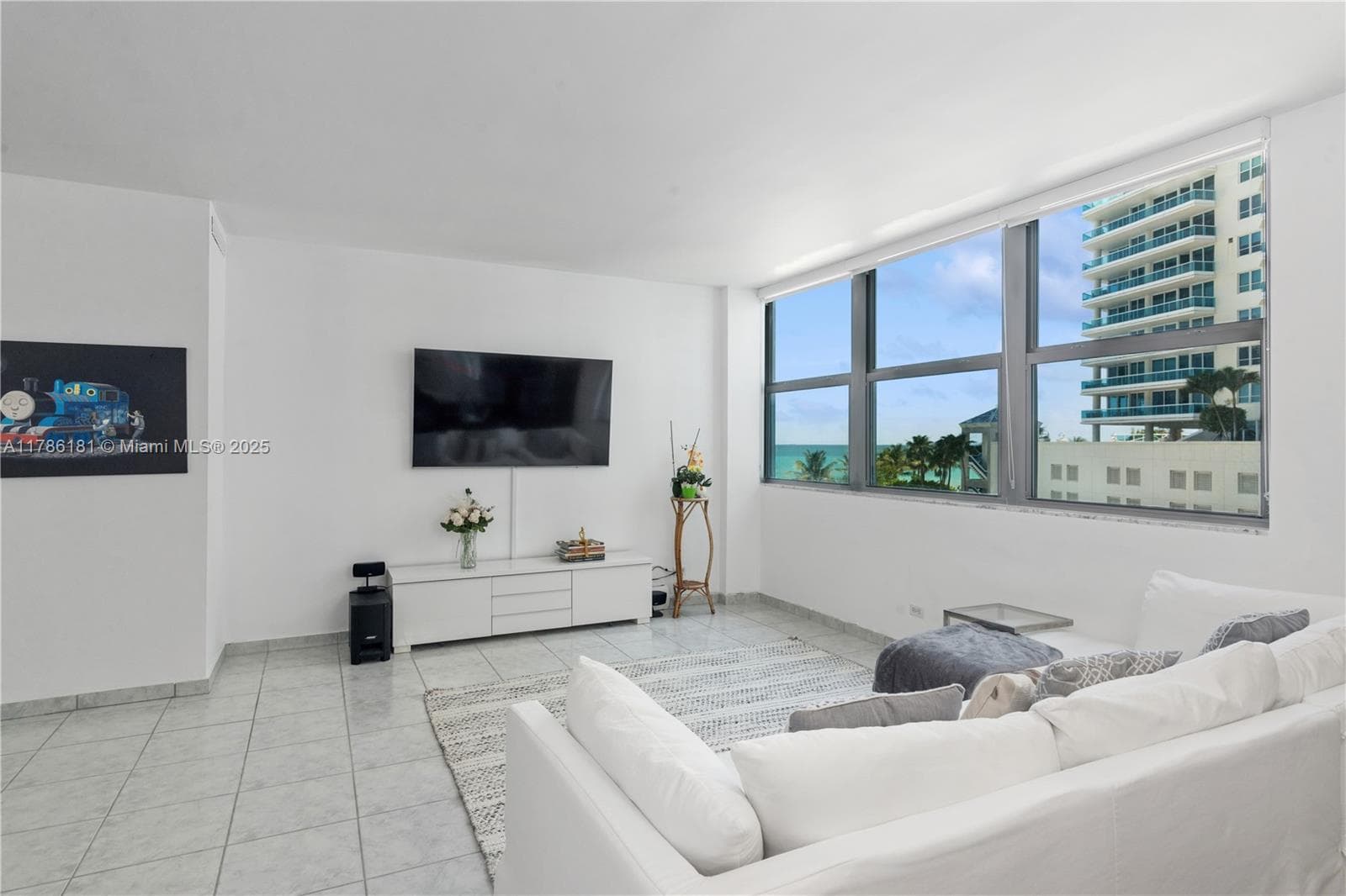 5055 Collins Ave 5F photo 3