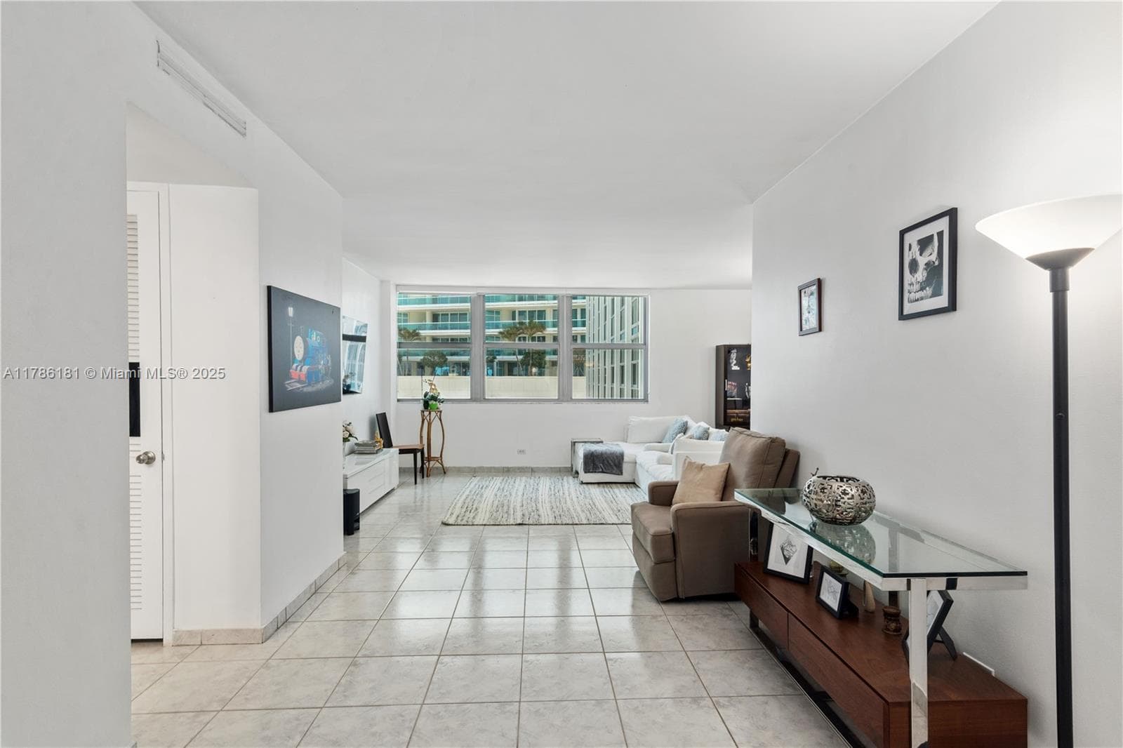 5055 Collins Ave 5F photo 1