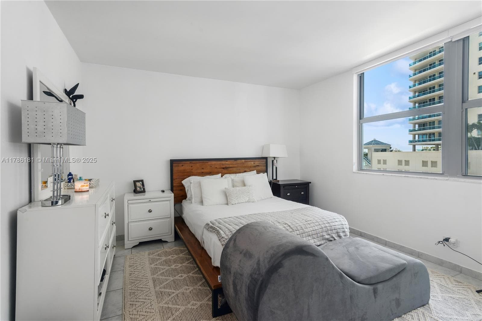 5055 Collins Ave 5F photo 9